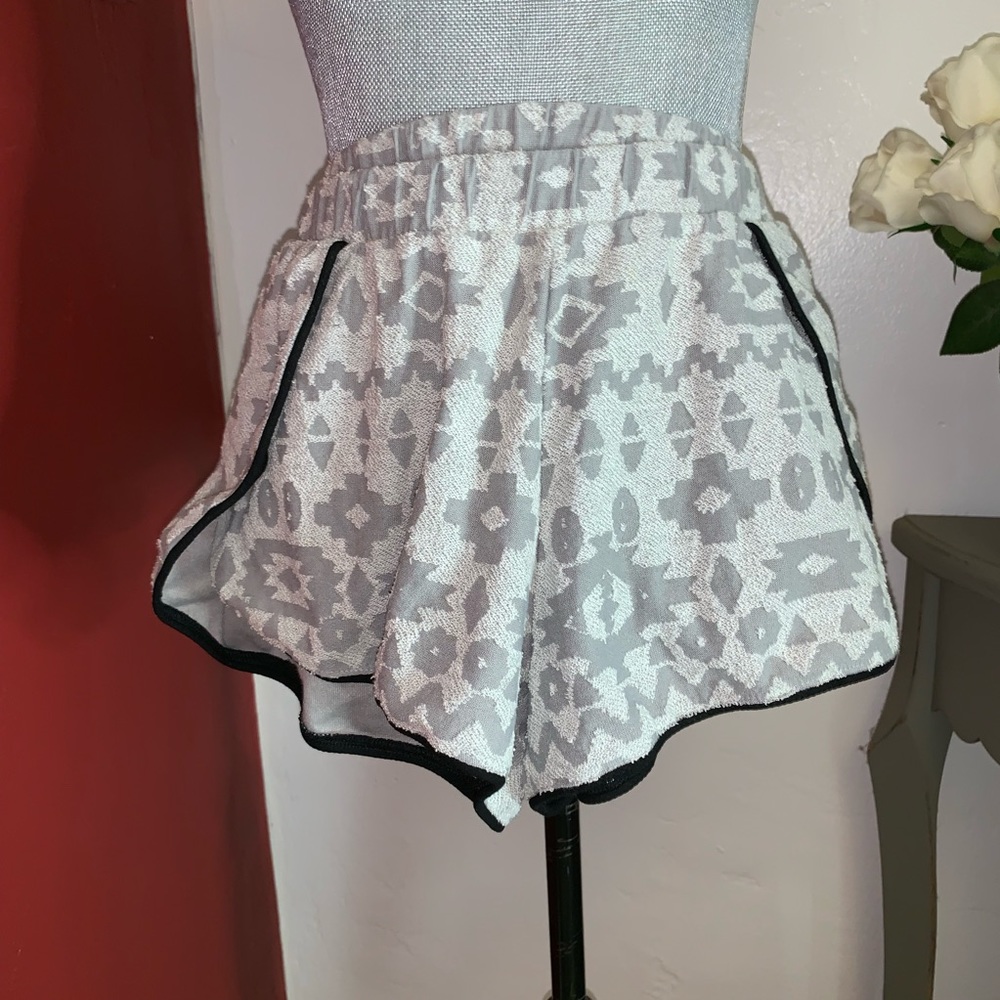 3/$15 LA Hearts Tulip shorts